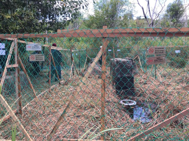 One of the well sites on Canada Hill, fenced off by Shell following the discovery of the LNG leakage. u00e2u20acu201d Borneo Post pic