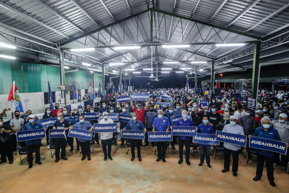 Perikatan Nasional chairman Tan Sri Muhyiddin Yassin with component party leaders at a campaign rally in Putatan Sabah September 24, 2020. u00e2u20acu201d Picture by Firdaus Latif