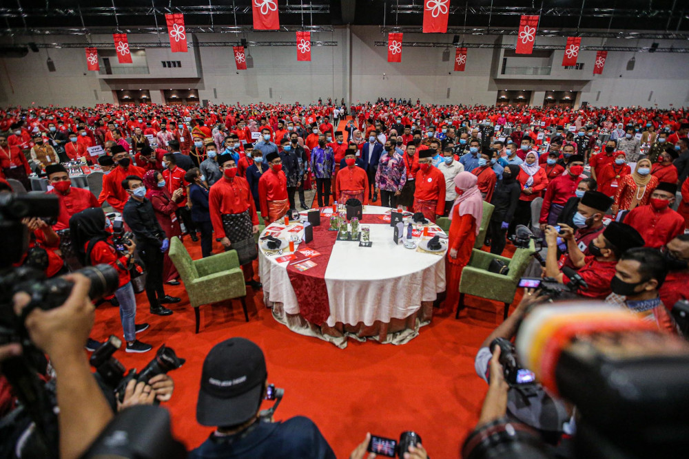 Bersatu president Tan Sri Muhyiddin Yassin (centre) together with Bersatu Supreme council attends Bersatu’s fourth anniversary celebrations at Mitec Kuala Lumpur September 8, 2020. — Picture by Hari Anggara