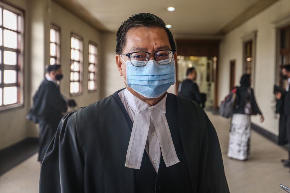 Roger Ng's lawyer Datuk Tan Hock Chuan is pictured at the Kuala Lumpur High Court September 10, 2020. — Picture by Firdaus Latif