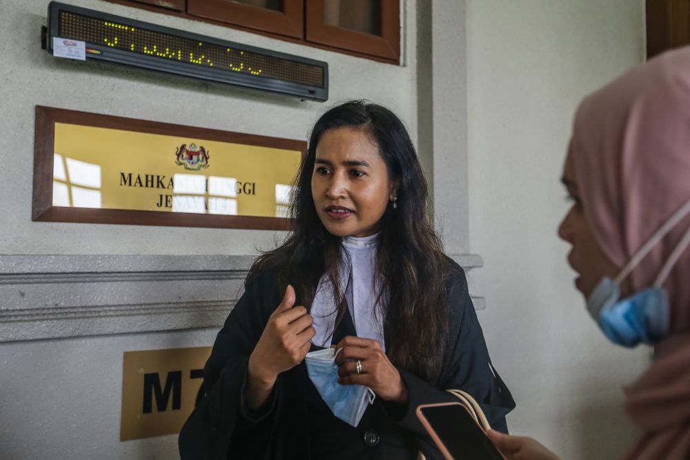 Deputy public prosecutor Roz Mawar Rozain speaks to reporters at the Kuala Lumpur High Court September 10, 2020. — Picture by Firdaus Latif