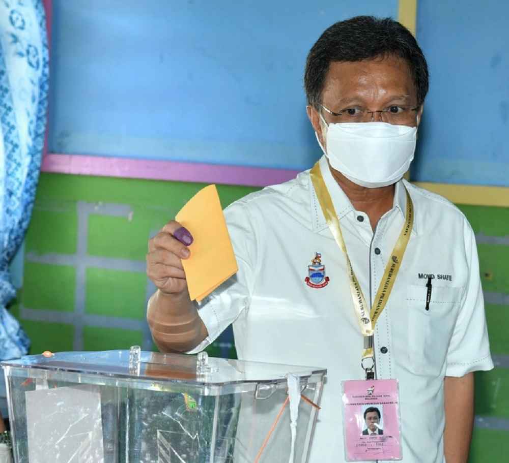 Warisan president Datuk Seri Mohd Shafie Apdal casts his vote in Semporna September 26, 2020. u00e2u20acu201d Bernama pic