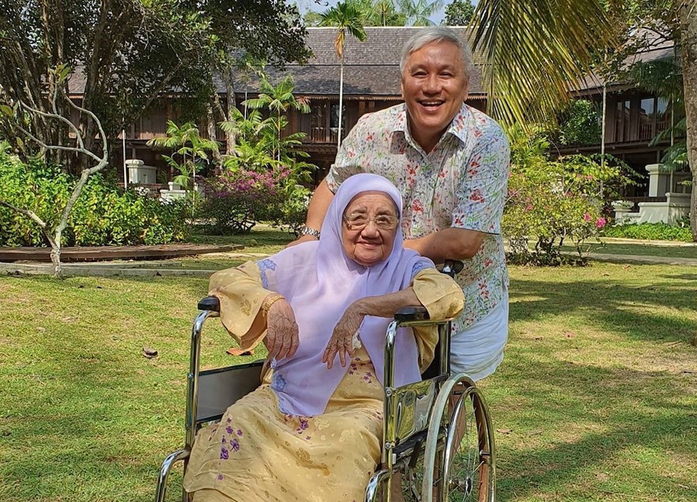 Chef Wan took to Instagram to announce the heartbreaking news about his mother, who has been diagnosed with breast cancer. u00e2u20acu201d Picture via Instagram/chefwan58