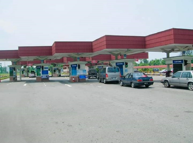 File photo of Bruneiu00e2u20acu2122s Customs, Immigration, and Quarantine Complex in Sungai Tujuh. u00e2u20acu201d Borneo Post Online pic