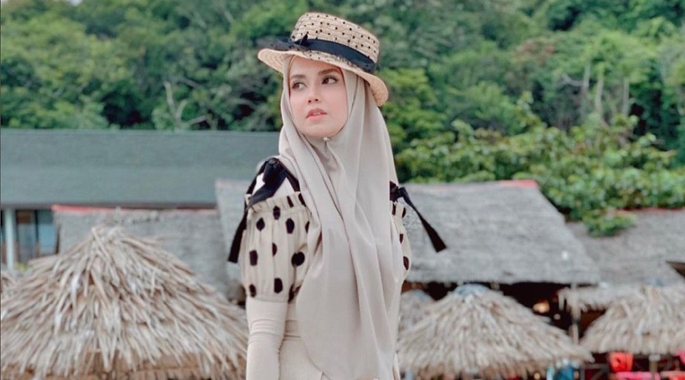 Faezah has defended her statement, saying that it was never her intention to discourage people from going to university. u00e2u20acu201d Picture from Instagramfaezahelai