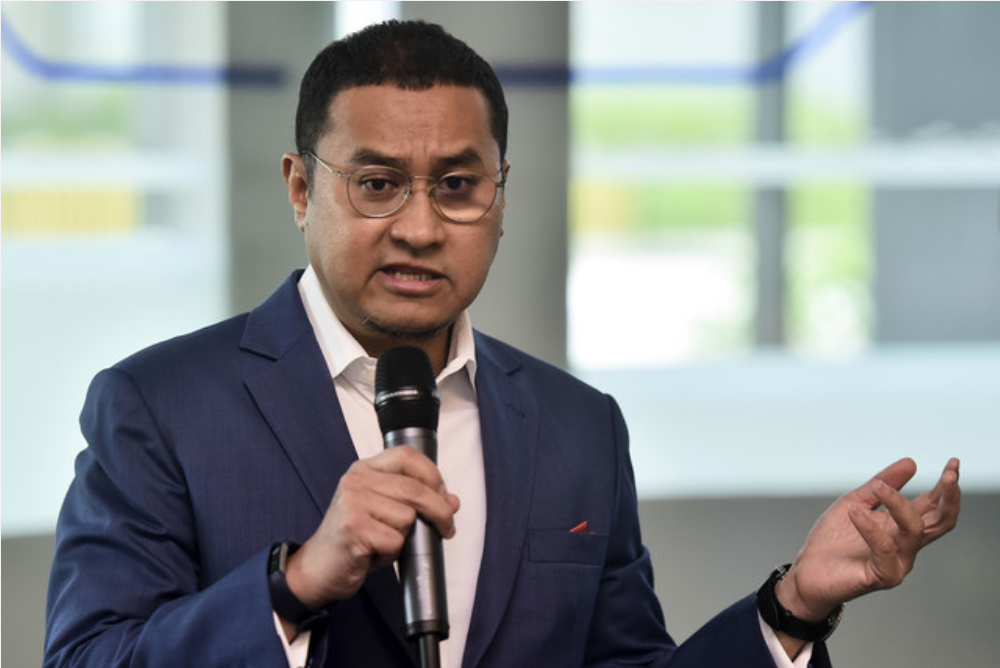 Director of Economics Department Bank Negara Malaysia Fraziali Ismail delivers his presentation during the BNM Media Engagement On Trade War in Kuala Lumpur July 24, 2019. u00e2u20acu201d Bernama pic