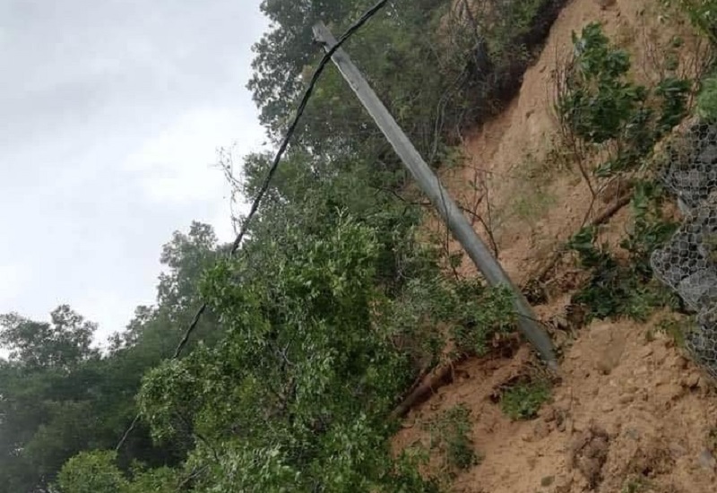 The landslip that damaged the road at Kampung Panapuan. u00e2u20acu201d Borneo Post Online pic