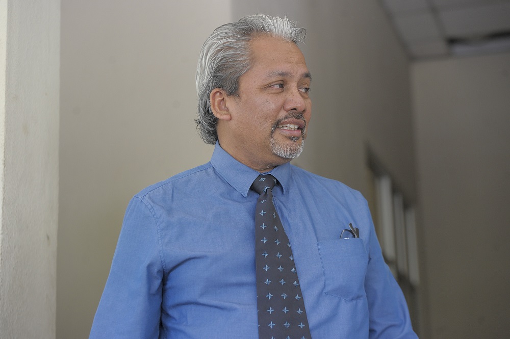 Assistant registrar at Bukit Amanu00e2u20acu2122s Criminal Registration Centre Puwira Jaya Othman at the Seremban Court complex October 23, 2020. u00e2u20acu2022 Picture by Shafwan Zaidon