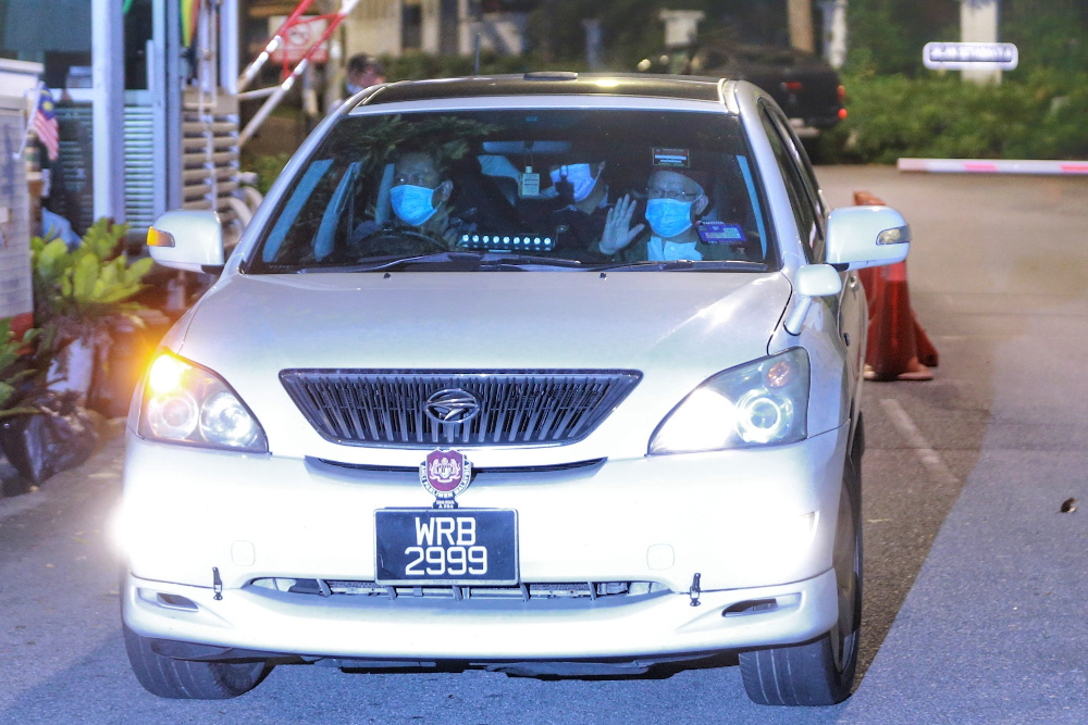 Religious affairs minister Datuk Zulkifli Mohamad leaves Tan Sri Muhyiddin Yassin’s house after attending a meeting with the prime minister October 25, 2020. — Picture by Ahmad Zamzahuri