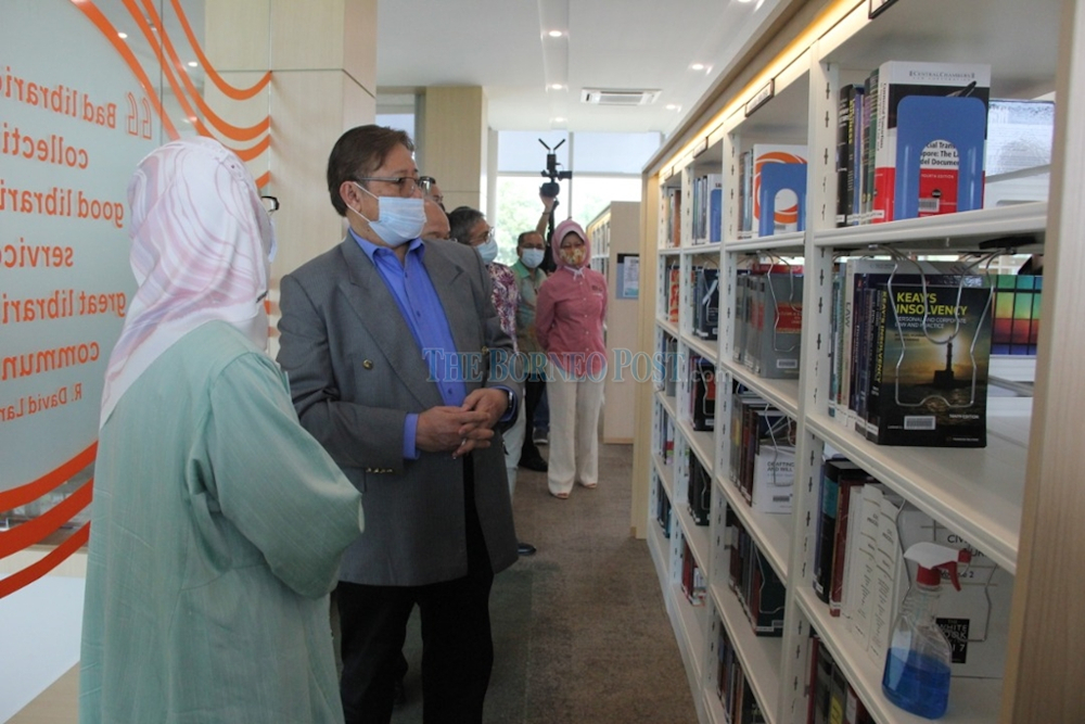 Datuk Patinggi Abang Johari Openg touring the new Sarawak State Library (SSL) Sibu premises at Jalan Tuanku Bujang. u00e2u20acu201d Borneo Post picnn
