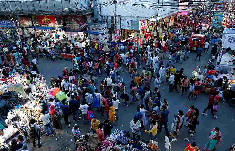 People throng a market to shop ahead of Durga Puja festival, amid the spread of Covid-19, in Kolkata, India October 15, 2020. u00e2u20acu201d Reuters pic