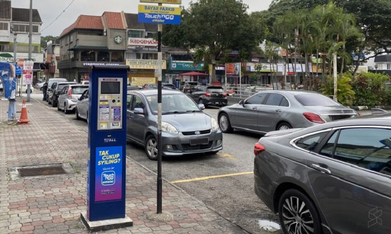 Kuala Lumpur City Hall has gone completely cashless and they have decommissioned its parking machines for street parking from October 1, 2020. u00e2u20acu201d SoyaCincau pic