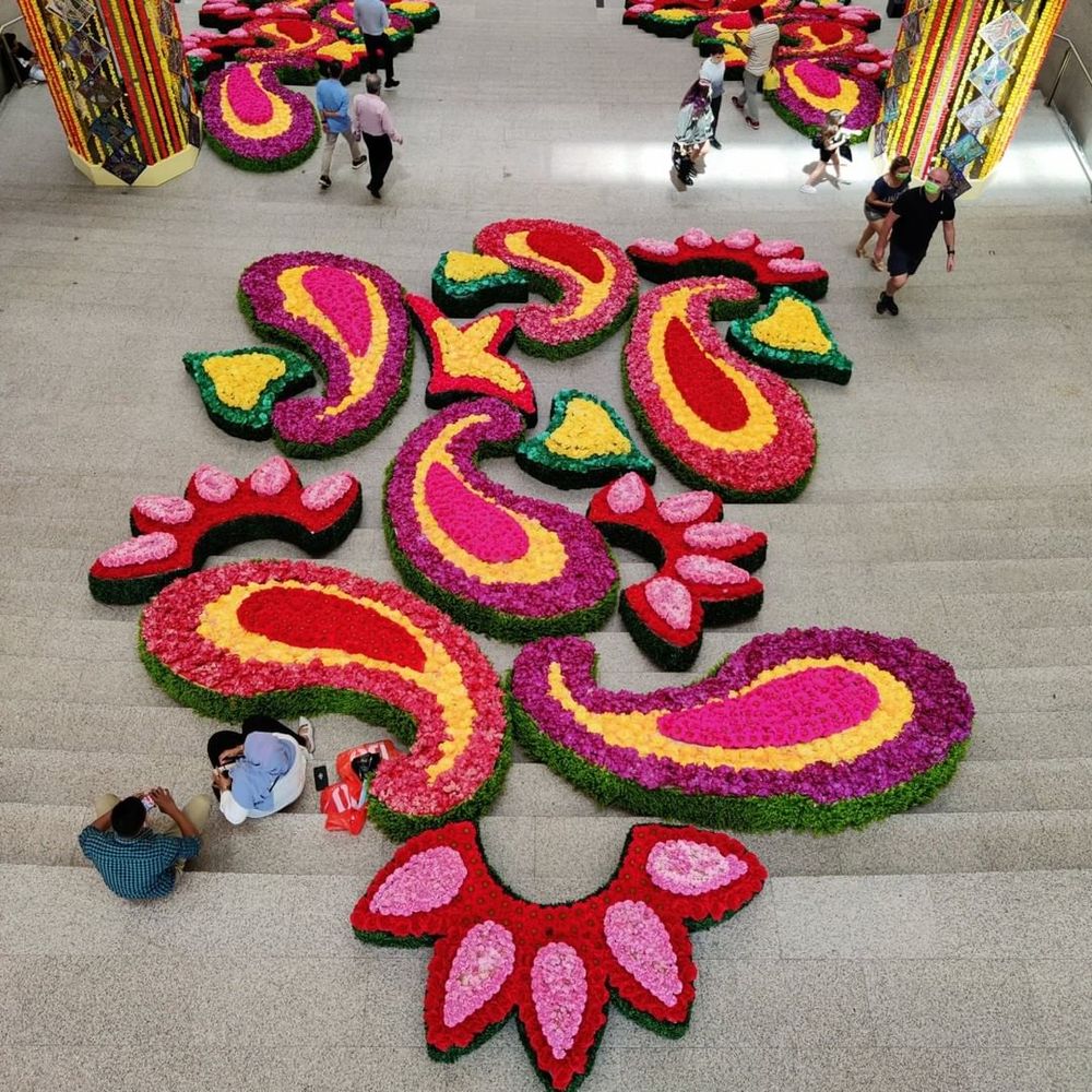 Instagram-worthy flower kolam at Pavilion Kuala Lumpur’s Spanish Steps. — Picture from Instagram/Pavilion Kuala Lumpur