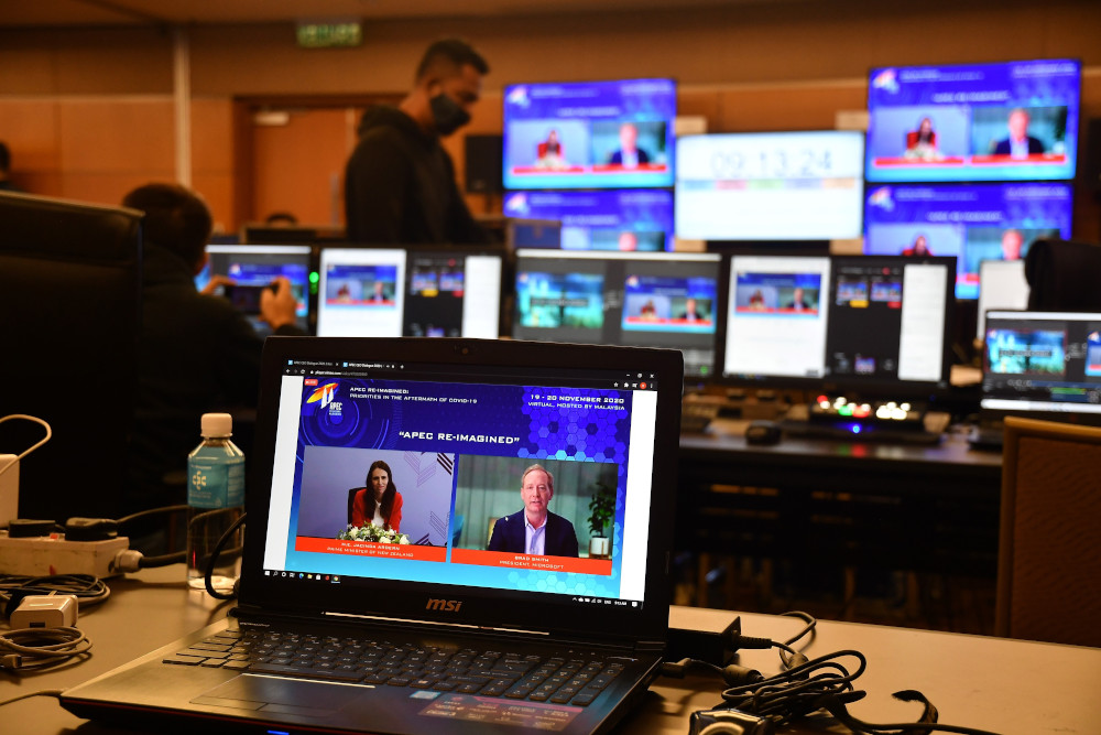 New Zealandu00e2u20acu2122s PM Jacinda Ardern and Microsoft President Brad Smith during the Apec CEO Dialogues 2020, ahead of the Apec leadersu00e2u20acu2122 summit in Kuala Lumpur, November 20, 2020. u00e2u20acu201d Malaysia Department of Information handout pic via AFP 