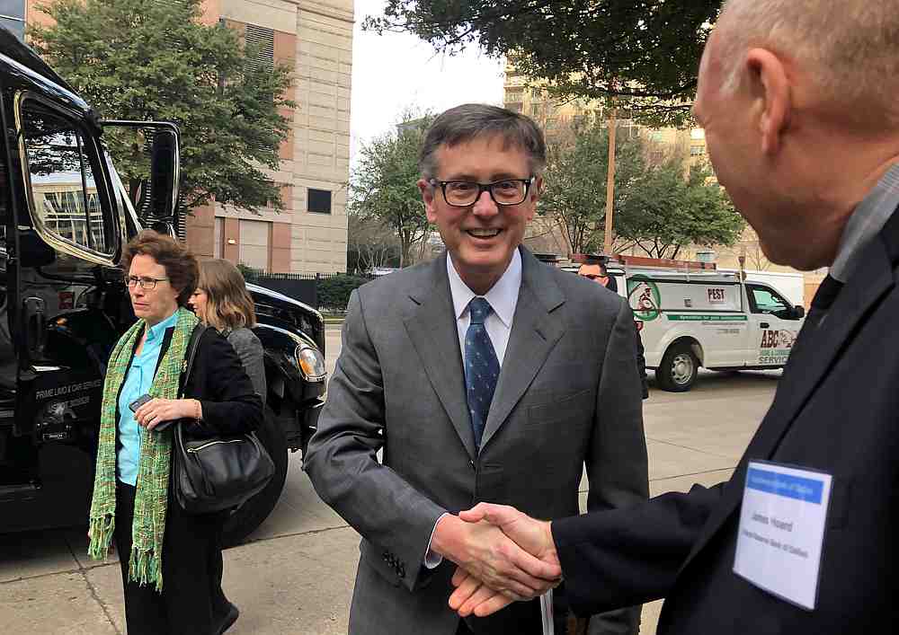 Federal Reserve Vice Chairman Richard Clarida greets a member of the Dallas Fed staff in Dallas, Texas February 25, 2019. u00e2u20acu201d Reuters pic