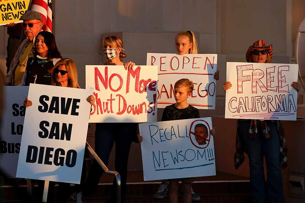 Business owners protest to remain open despite state-mandated restrictions after high case rates placed San Diego county in the most restrictive Covid-19 'purple' tier in California November 16, 2020. u00e2u20acu201d Reuters pic