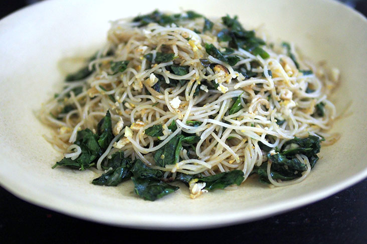 A plate of this addictive fried 'manicai beehoon' is just not enough especially with the tangy chilli sauce