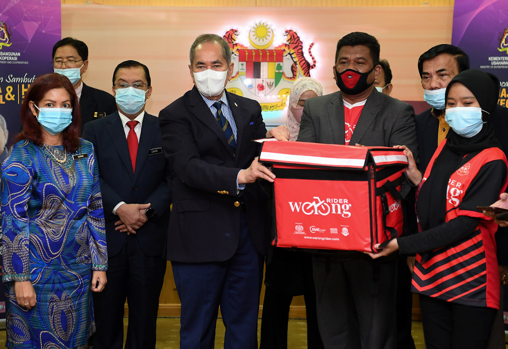 Entrepreneur Development and and Cooperatives Minister Datuk Seri Wan Junaidi Tuanku Jaafar after the launch of the national level Warong Rider platform in Putrajaya, November 18, 2020. u00e2u20acu201d Bernama pic 