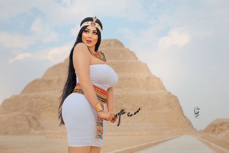 Egyptian model Salma Al-Shimi pose for a photo against the ancient Pyramid of Djoser outside Cairo. u00e2u20acu201d Picture via Instagram/salma.elshimy.officiall