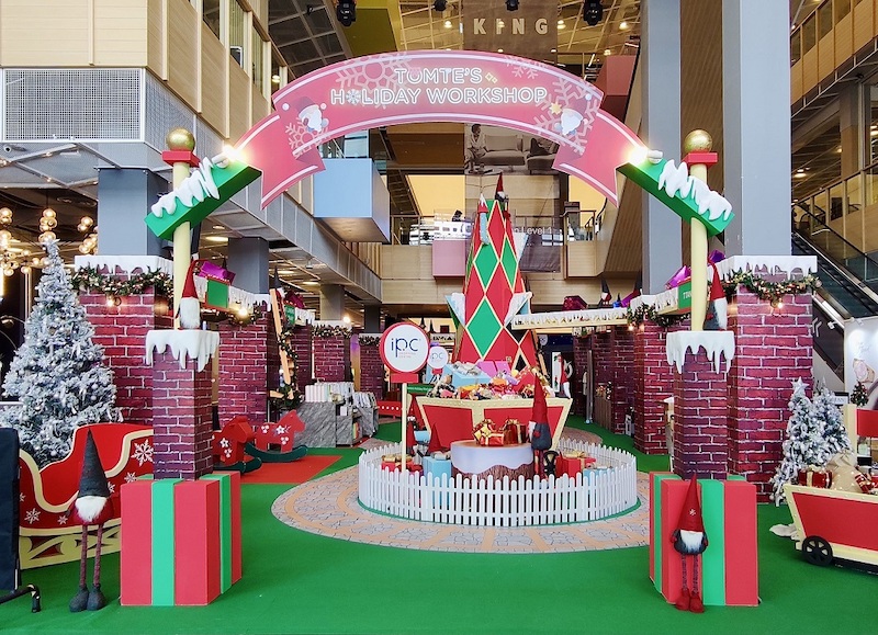 Tomte’s Holiday Workshop brings Malaysians a Swedish-inspired holiday experience. — Picture courtesy of IPC Shopping Centre