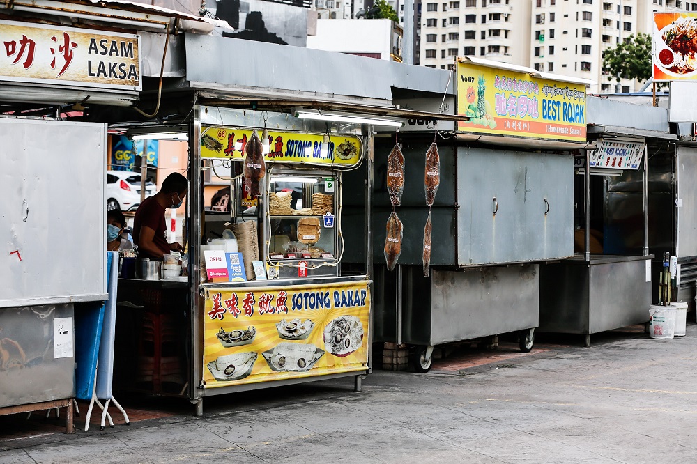 A view of a few food stalls at Gurney Drive Hawker Centre during the conditional movement control order in George Town December 1, 2020. u00e2u20acu201d Picture by Sayuti Zainudin 