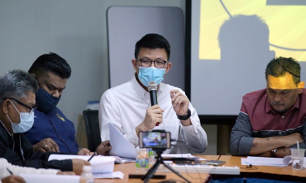 Perak PKR vice-chairman Tan Kar Hing speaking to the press at the Perak PKR Office in Medan Istana, Ipoh December 3, 2020. u00e2u20acu201d  Picture by Farhan Najib