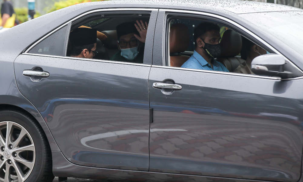 Outgoing Perak Mentri Besar Datuk Seri Ahmad Faizal Azumu arrives at Istana Kinta in Ipoh December 4, 2020. u00e2u20acu201d Picture by Farhan Najib