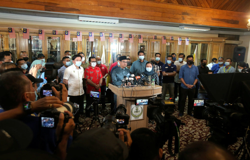 Datuk Seri Ahmad Faizal Azumu said state excos would also resign following his resignation. — Picture by Farhan Najib