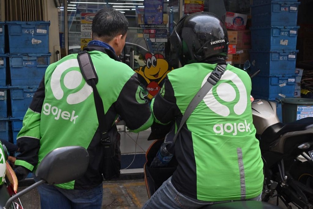 When asked about news of a Grab-Gojek merger, a spokesperson for Gojek said that it does not comment on rumours or speculations and Grab also did not want to respond. u00e2u20acu201d AFP pic