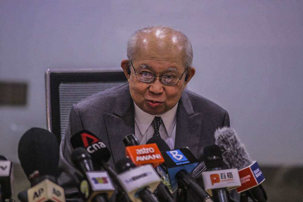 Gua Musang MP Tan Sri Tengku Razaleigh Hamzah speaks during a press conference at Yayasan Al Bukhary, Kuala Lumpur December 14, 2020. u00e2u20acu201d Picture by Hari Anggara