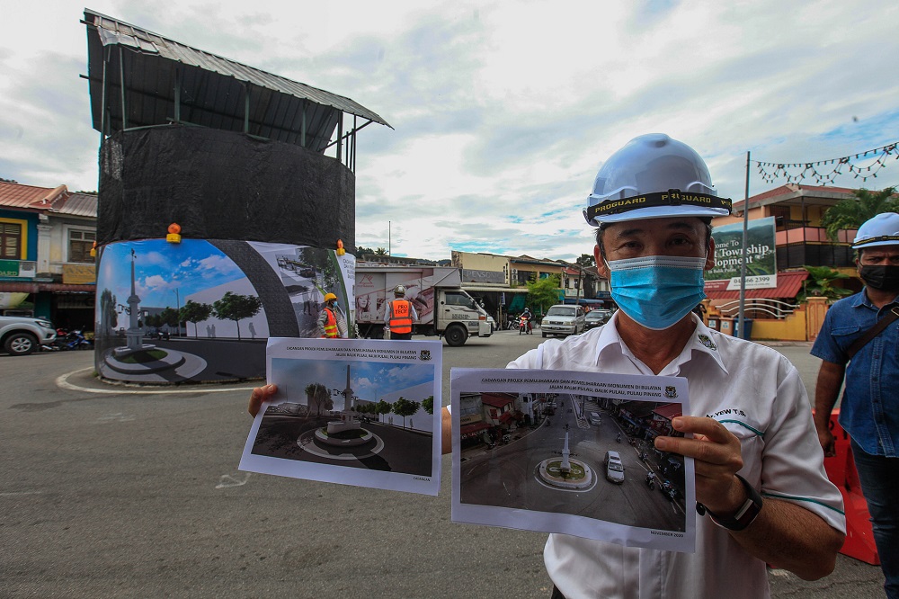 Penang mayor Datuk Yew Tung Seang during a press conference at the Roundabout Monument in Pekan Kongsi, Balik Pulau December 17, 2020. u00e2u20acu201d Picture by Sayuti Zainudin