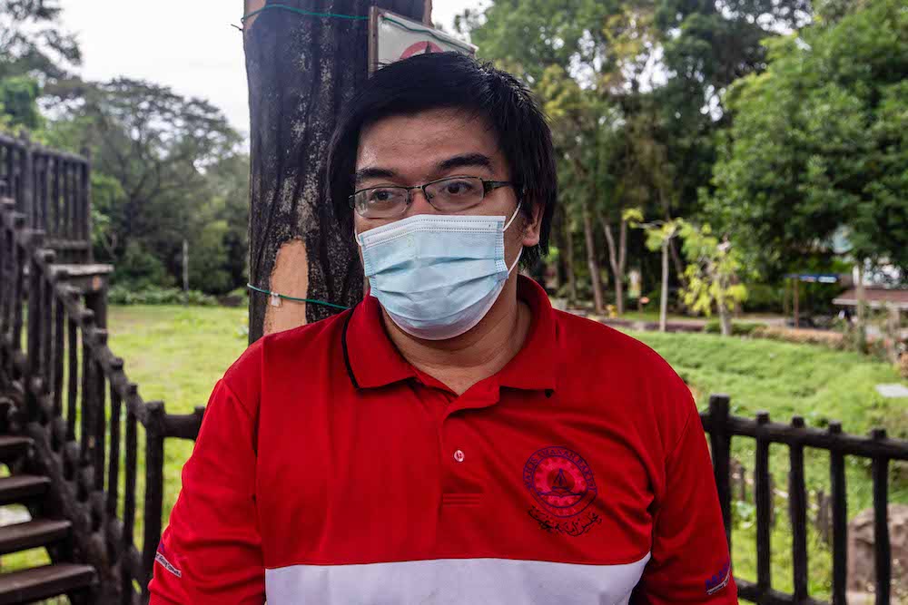 Azizi said a trip to the zoo gives his children a lift. — Picture by Firdaus Latif