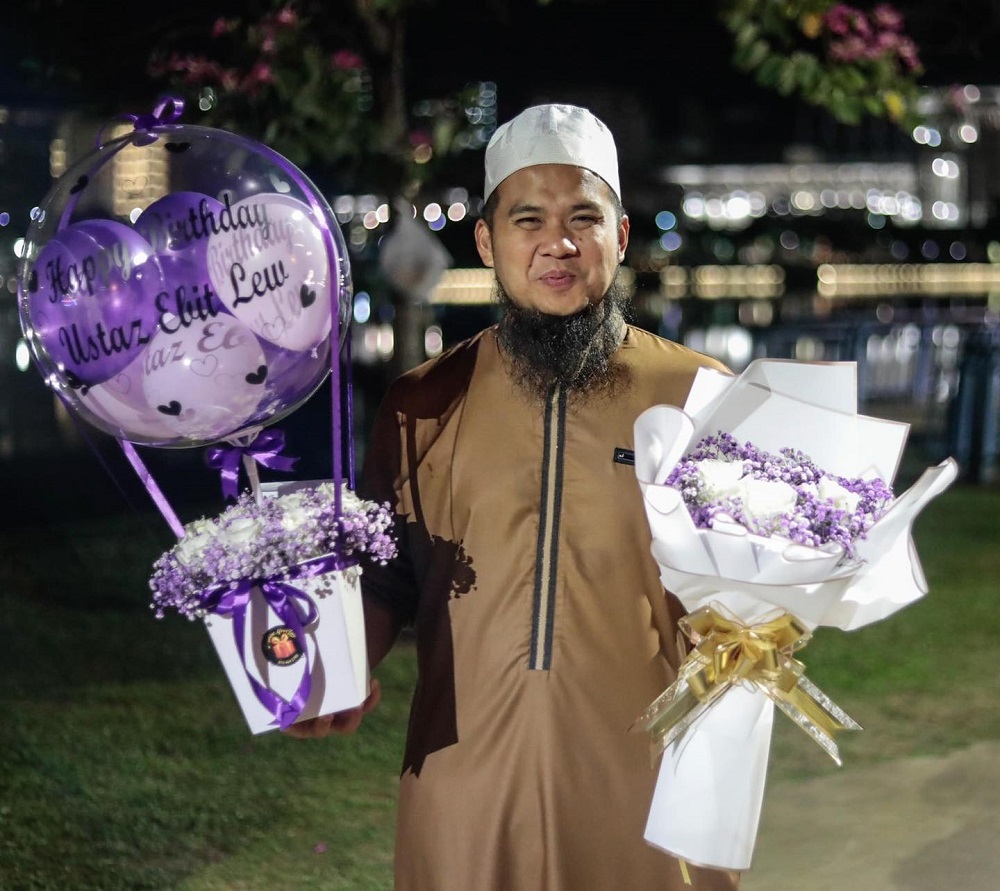 Preacher Ebit Lew in all smiles as he turns 36 today. u00e2u20acu201d Picture via Facebook/EbitLew