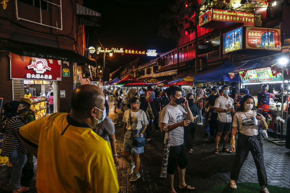 A view of the night scene at Jonker Street in Melaka December 28, 2020. u00e2u20acu201d Picture by Firdaus Latif