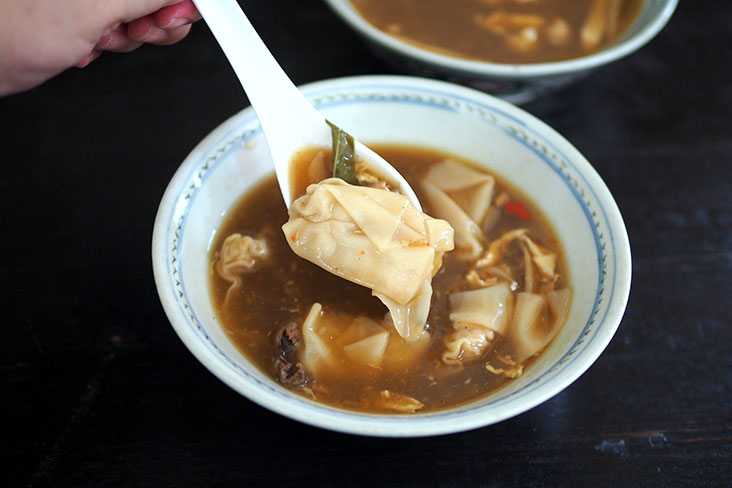 You will discover appetising flavours such as ‘loh lak’ where they combine the slightly starchy broth with a tangy assam broth. Either eat it with noodles or like this version with their ‘wantans’