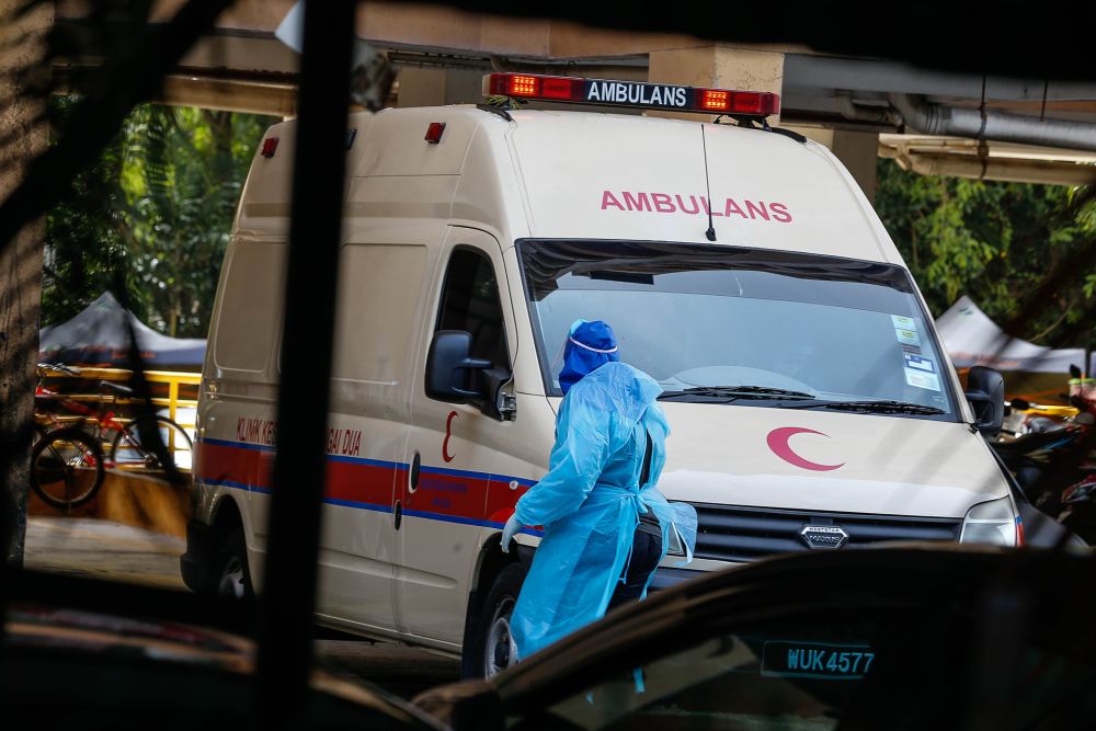 A health worker is seen in the vicinity of the Desa Bistari Apartments in Gelugor, Penang amid the enhanced movement control order December 7, 2020. u00e2u20acu201d Picture by Sayuti Zainudin