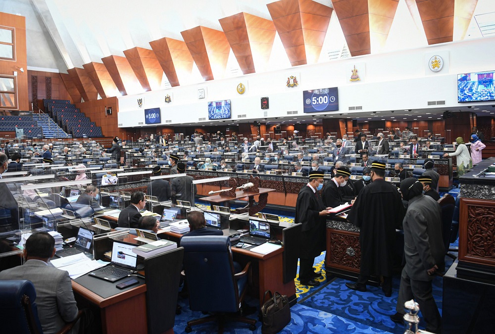 MPs react as bloc voting is carried out for the Prime Ministeru00e2u20acu2122s Department expenditure, in Parliament November 30, 2020. u00e2u20acu201d Bernama pic