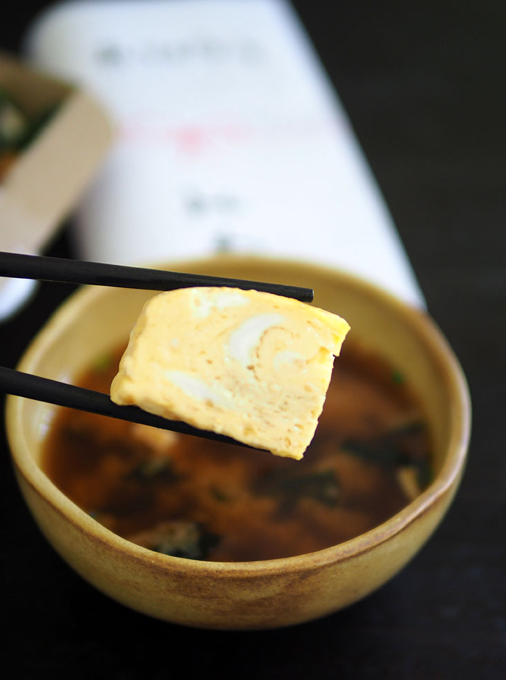 The fluffy, moist 'atsuyaki tamago' is slightly sweeter as it is the typical Tokyo style