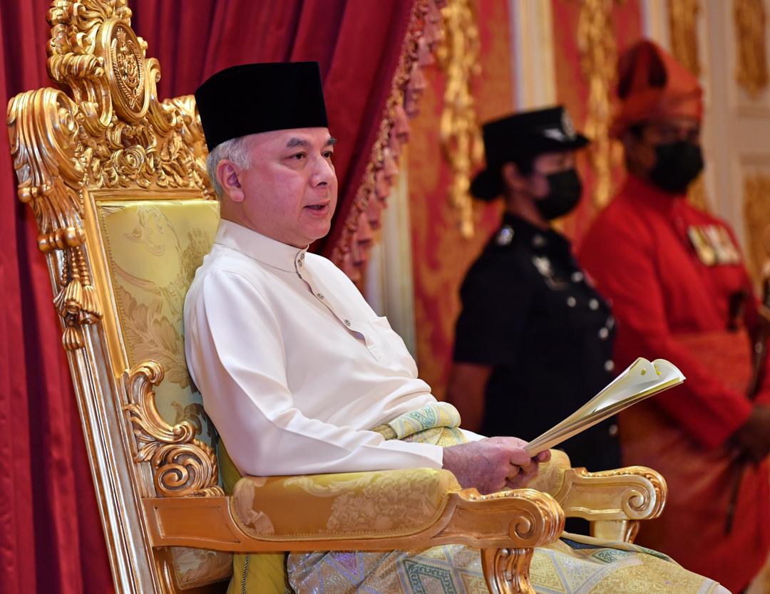 Perak's Sultan Nazrin reminded the state lawmakers that they were elected only because of the trust shown by the people. u00e2u20acu201d Picture via Twitter