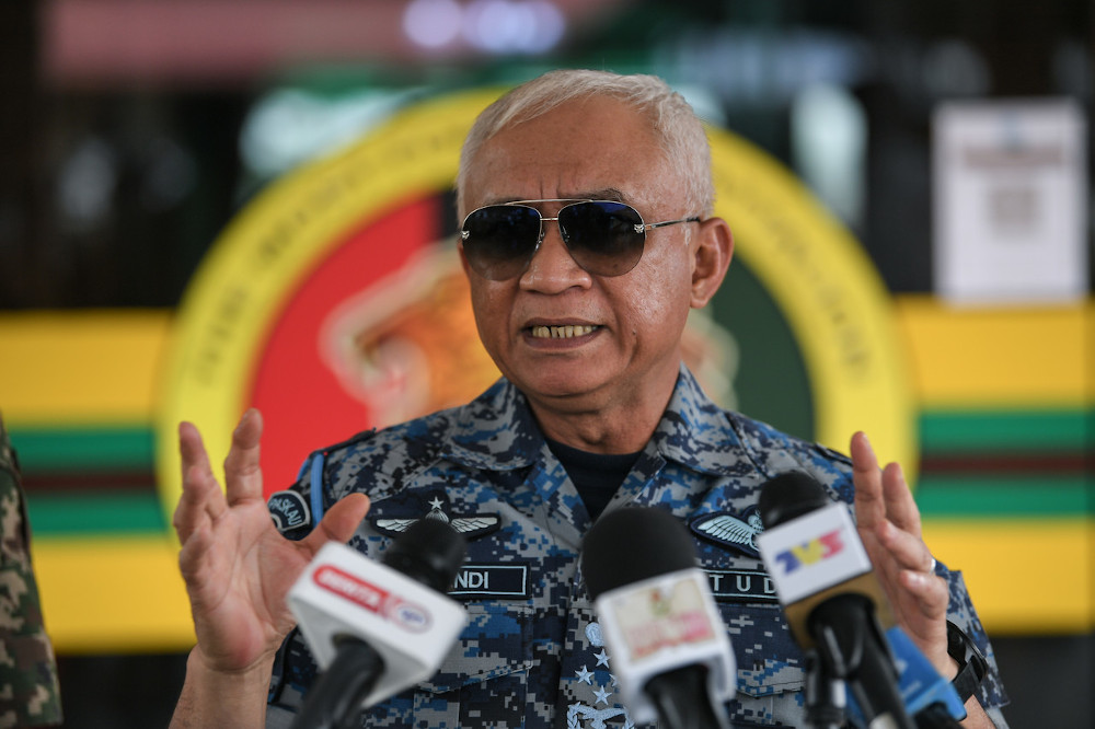 Chief of Defence Force Gen Tan Sri Affendi Buang briefing the media after visiting the Op Pagar 2 area on the national border in Bukit Kayu Hitam, December 2, 2020. u00e2u20acu201d Bernama pic 