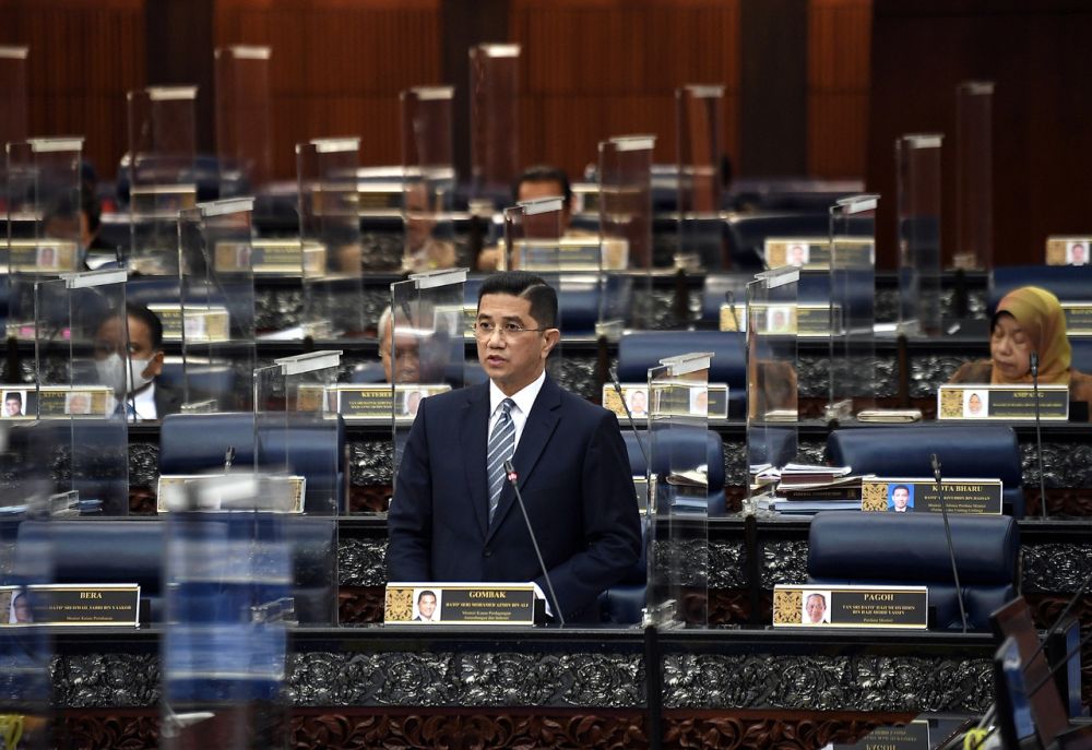 International Trade and Industry Minister Datuk Seri Azmin Ali delivers his winding up speech  on Supply Bill 2021  in Parliament, Kuala Lumpur December 3, 2020. u00e2u20acu201d Bernama pic