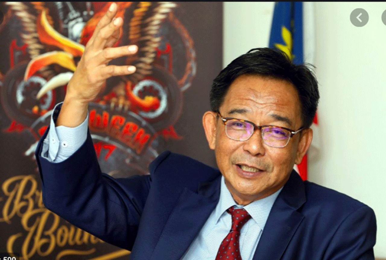 Tourism, Arts and Culture Minister Datuk Abdul Karim Rahman Hamzah said the procedure for certain personnel to enter Sarawak for special cases is that they must get their swab test done in Peninsular Malaysia. u00e2u20acu2022 Borneo Post picn