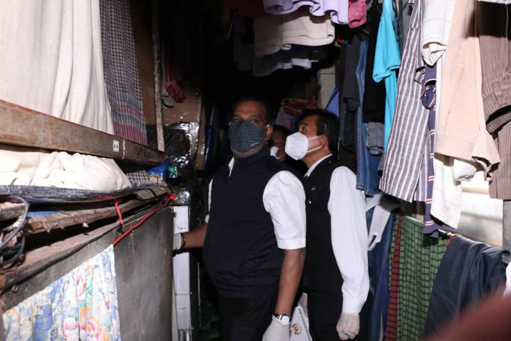 Human Resources Minister Datuk Seri M. Saravanan inspecting the workersu00e2u20acu2122 living conditions at Lagloveu00e2u20acu2122s plant in Kajang, December 21, 2020. u00e2u20acu201d Picture from Facebook/Kementerian Sumber Manusian