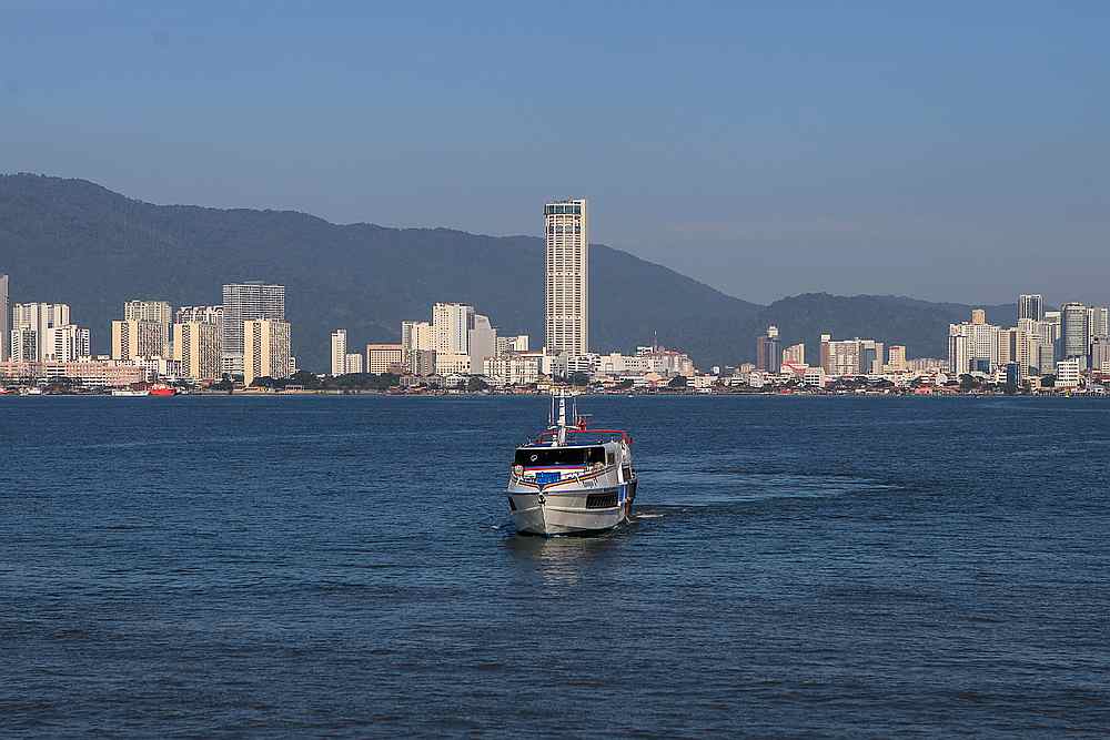 Kenanga 2 Speedboat, which will replace the old passanger ferry, seen in the vicinity of Pengkalan Sultan Abdul Halim Ferry Terminal, Penang December 29, 2020. u00e2u20acu201d Picture by Sayuti Zainudin