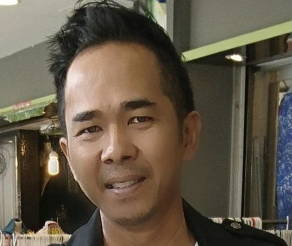 A Singaporean, Muhd Imran, 43, is looking for his twin brother, siblings in Malaysia. u00e2u20acu201d Bernama pic