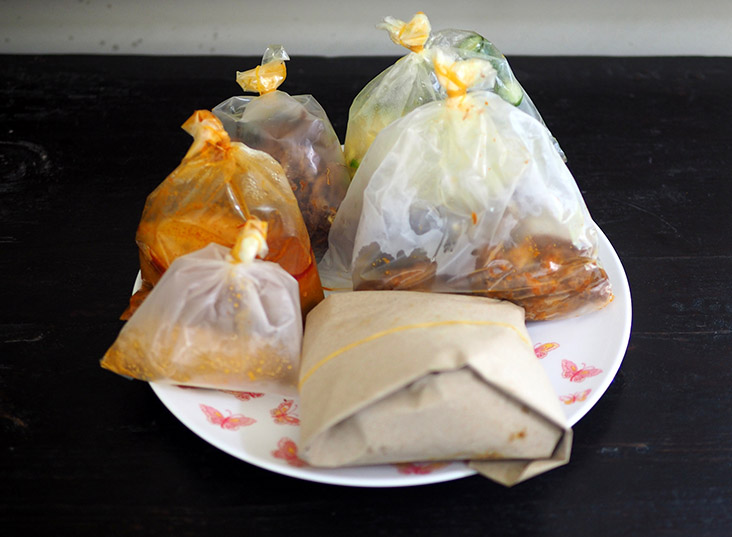 For photography purposes, I separated my food in different packages but your takeaway will taste better if you mix the rice with the dishes in one packet to let the flavours mingle