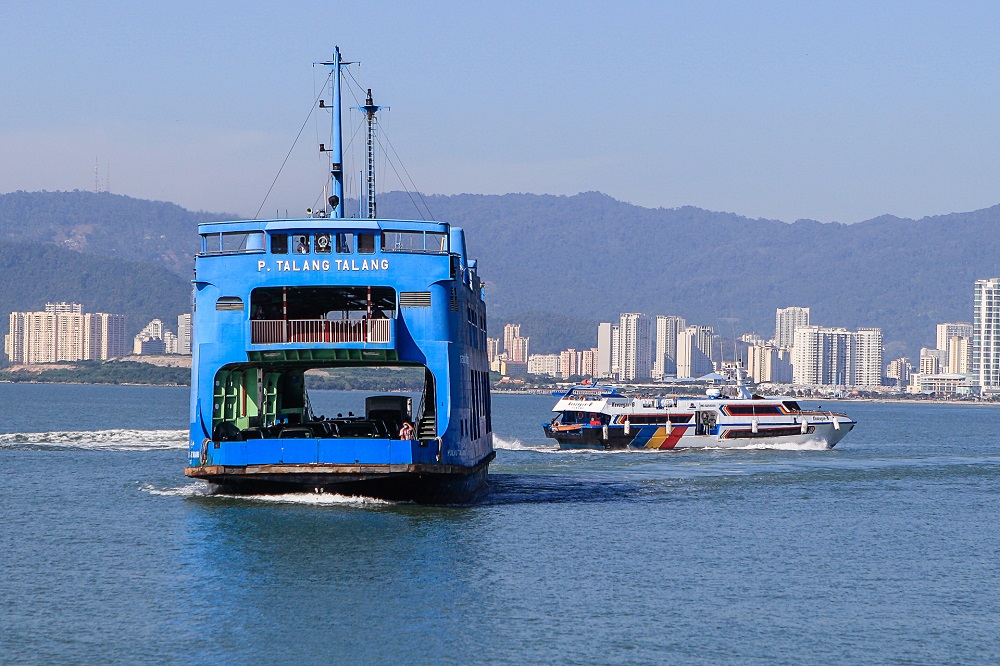 Pulau Talang Talang ferry embarking from Pengkalan Sultan Abdul Halim ferry terminal, December 29, 2020. u00e2u20acu2022 Picture by Sayuti Zainudin