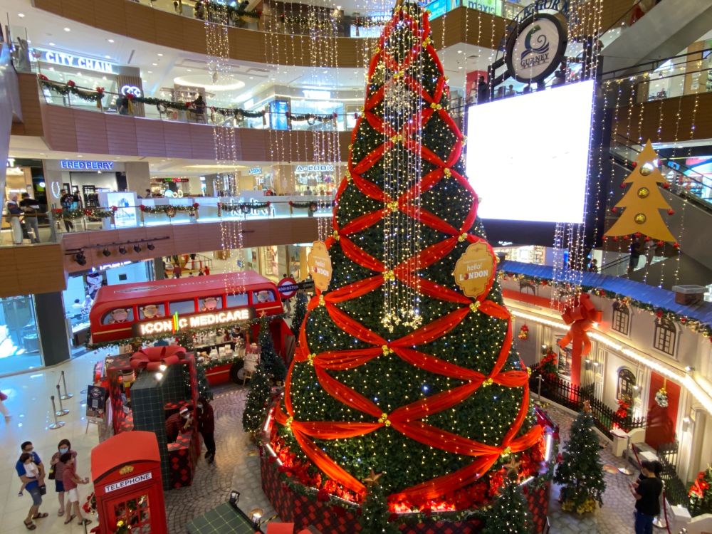 Patrons are pictured at the Gurney Plaza shopping mall in Penang December 22, 2020. — Picture by KE Ooi
