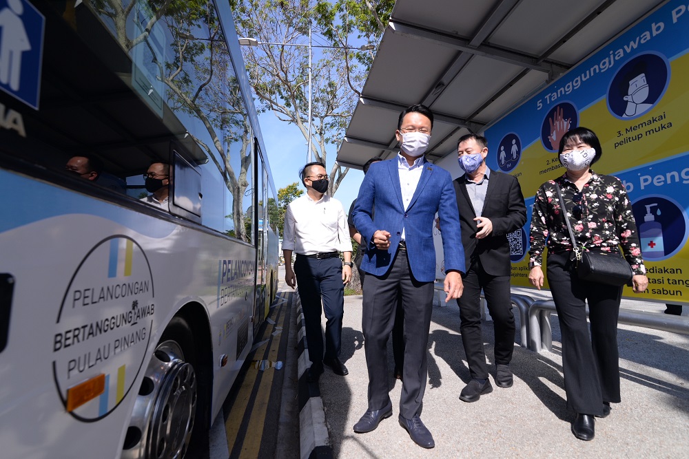 State exco Yeoh Soon Hin launched the u00e2u20acu02dcExperience it all in Penang, Responsiblyu00e2u20acu2122 and u00e2u20acu02dcPenang Responsible Tourismu00e2u20acu2122 campaigns at the E&O Hotel. u00e2u20acu201d Picture by Steven Ooi KE