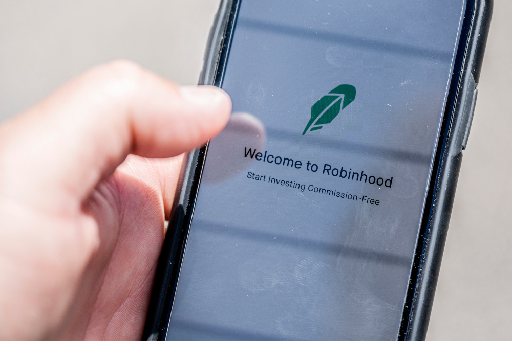 In this file photo the Robinhood investment app is seen on a smartphone in this photo illustration June 24, 2020 in Washington, DC. u00e2u20acu201d AFP picn